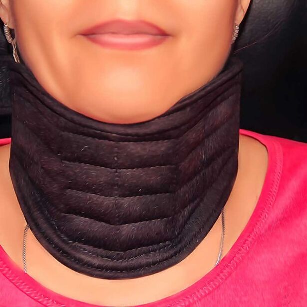 Neck bandage for osteochondrosis of the cervix after medical blockade