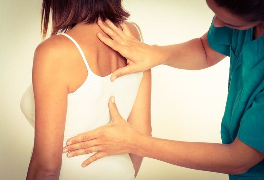 Examination of thoracic osteochondrosis by a specialist